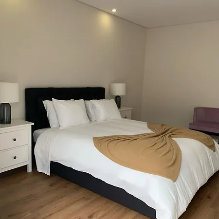Apartment The Place To ! *